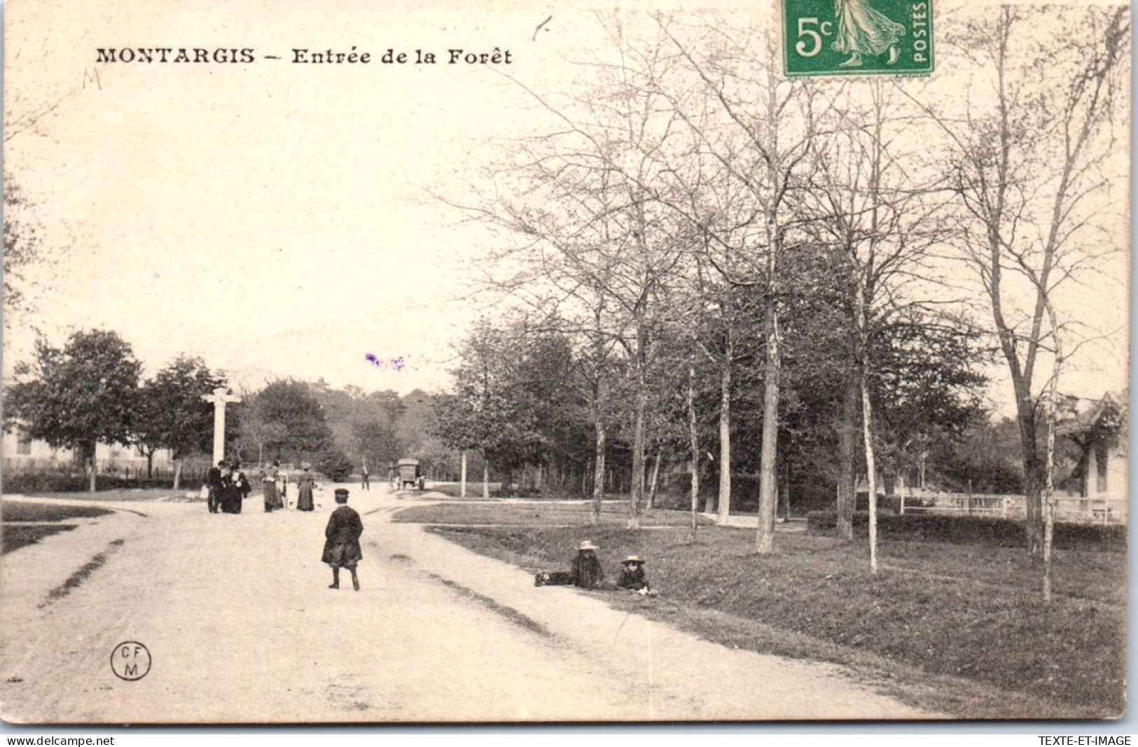 45 MONTARGIS -- L'entree De La Foret Et La Croix  - Montargis