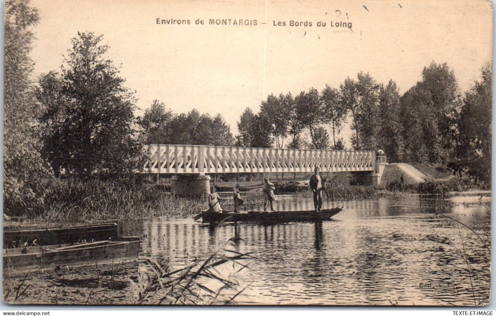 45 MONTARGIS -- Barque Sur Le Loing Et Pont  - Montargis