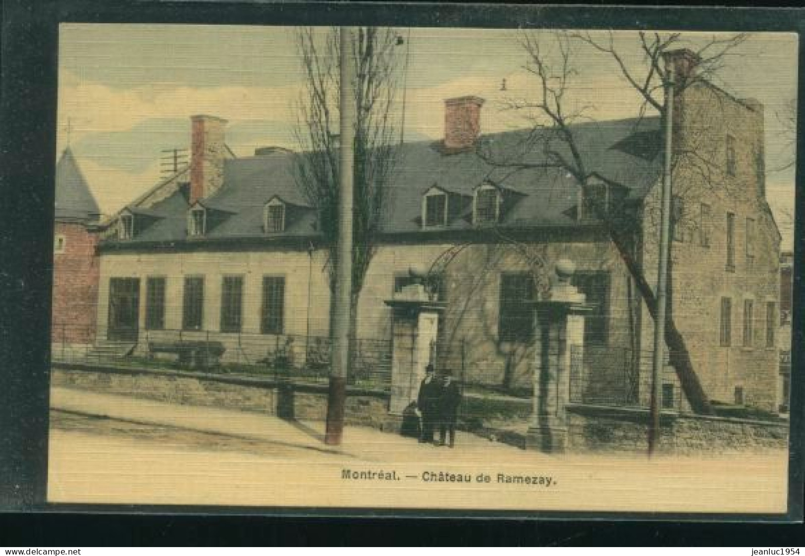 MONTREAL CHATEAU  RARE CP TOILEE    ( MES PHOTOS NE SONT PAS JAUNES ) - Non Classés