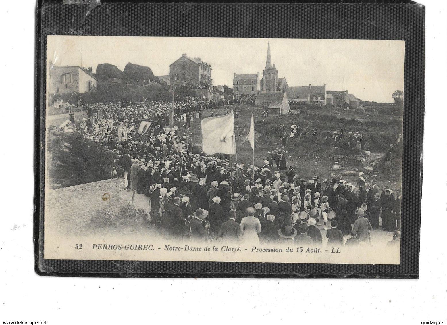 22-PËRROS-GUIREC- Une Vue Animée De La Procession Du 15 Aout à  NOTRE-DAME De La CLARTE - Perros-Guirec