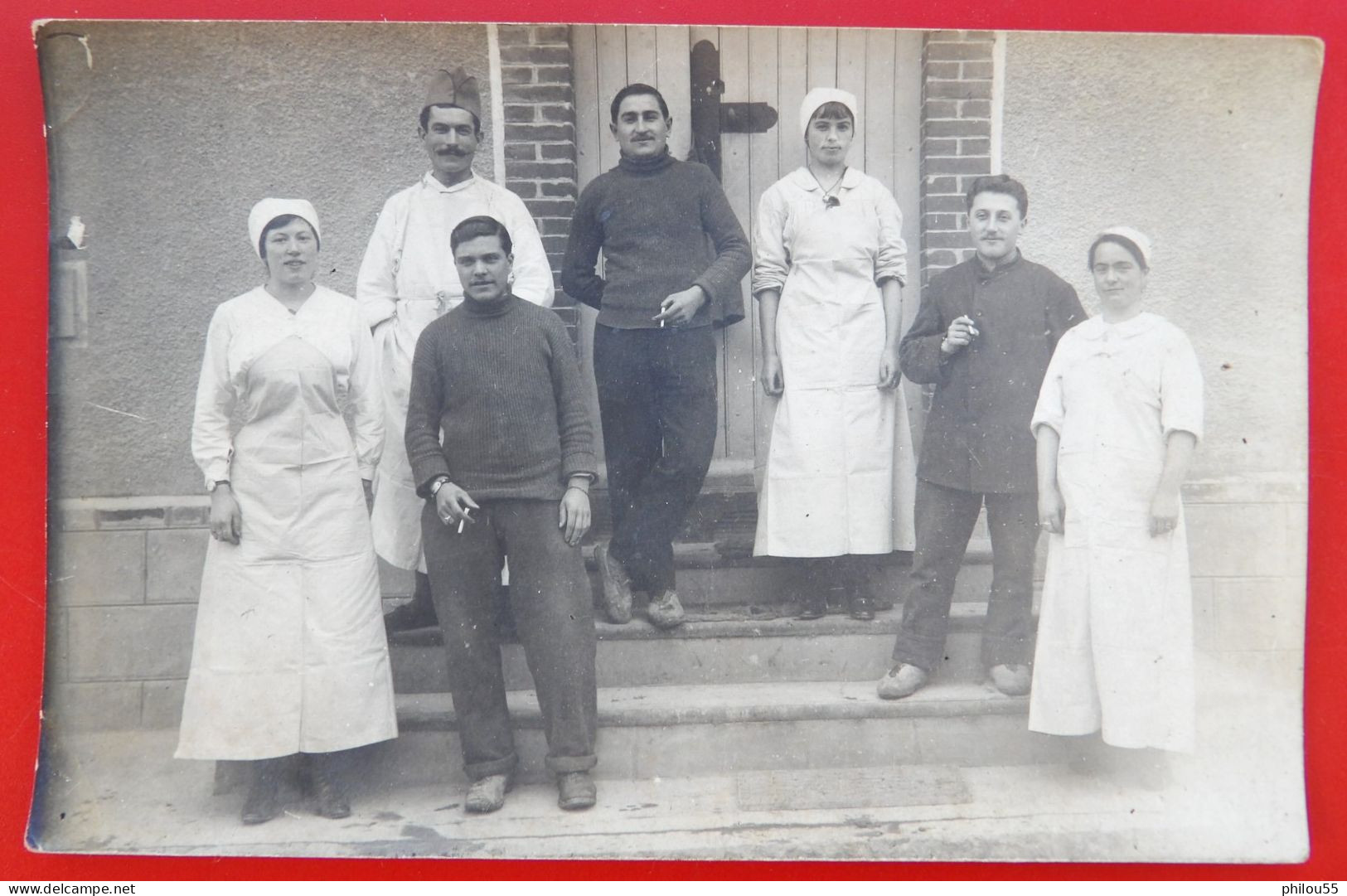 Carte Photo Anime Groupe Militaires Infirmieres - Guerre 1914-18