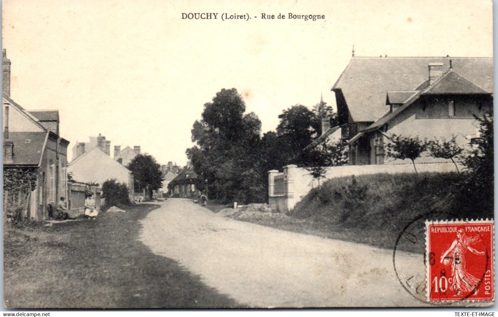 45 DOUCHY - Vue De La Rue De Bourgogne. - Sonstige & Ohne Zuordnung