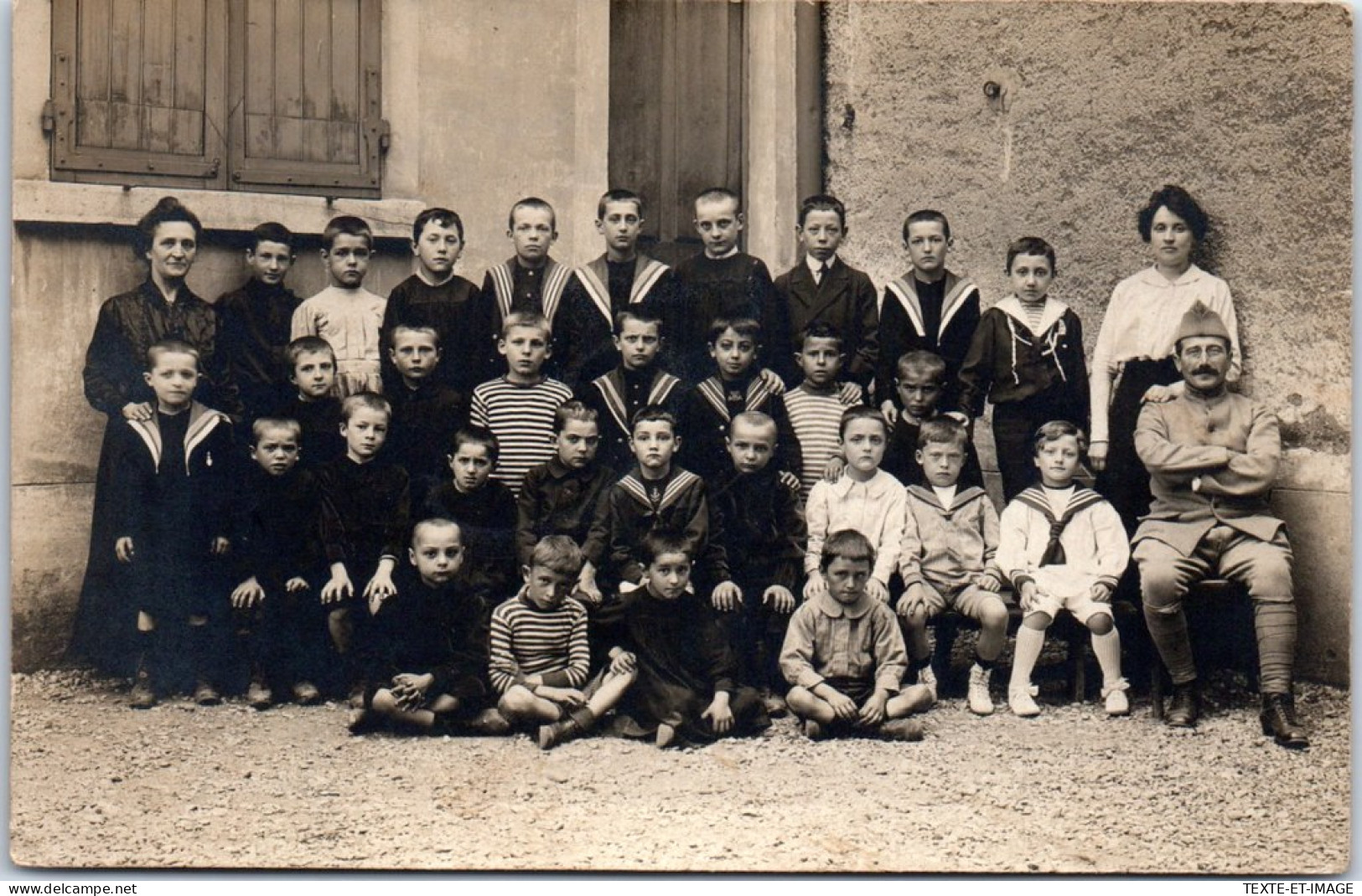 69 LYON - CARTE PHOTO - Ecole De Garcons A Situer  - Altri & Non Classificati