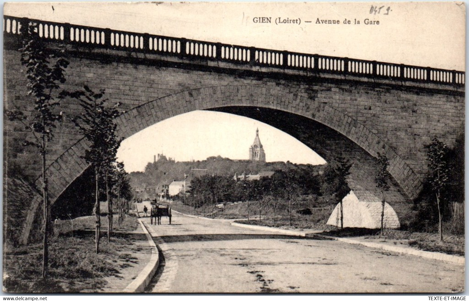 45 GIEN - L'avenue De La Gare. - Gien