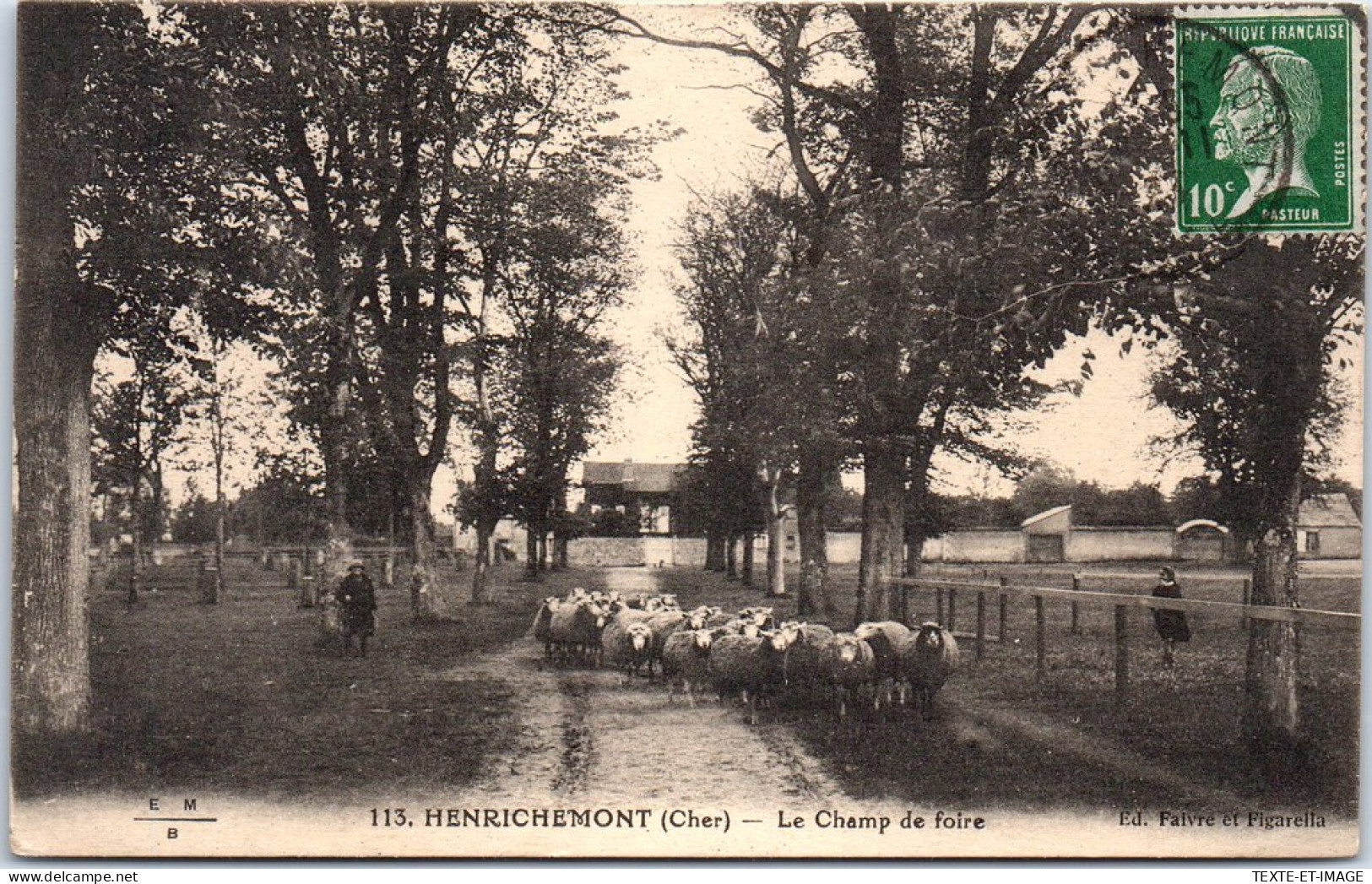 18 HENRICHEMONT - Le Champ De Foire,. - Henrichemont