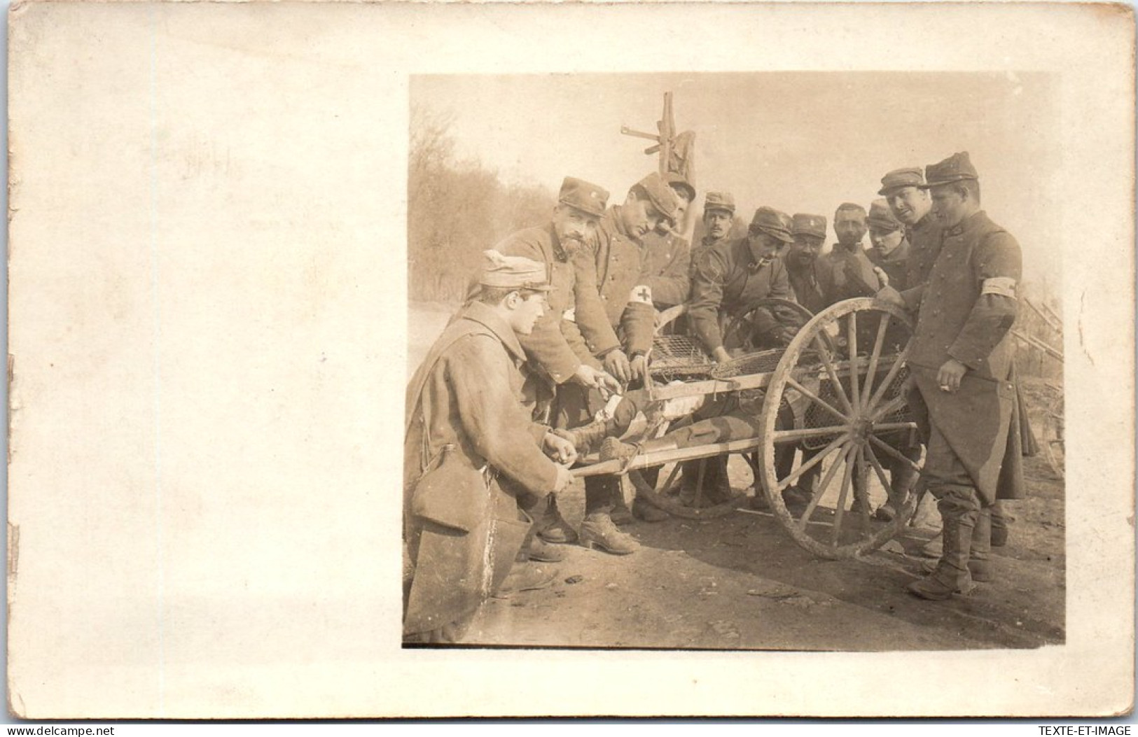 MILITARIA 1914-1918 - Carte Photo - Transport D'un Blesse  - Guerre 1914-18