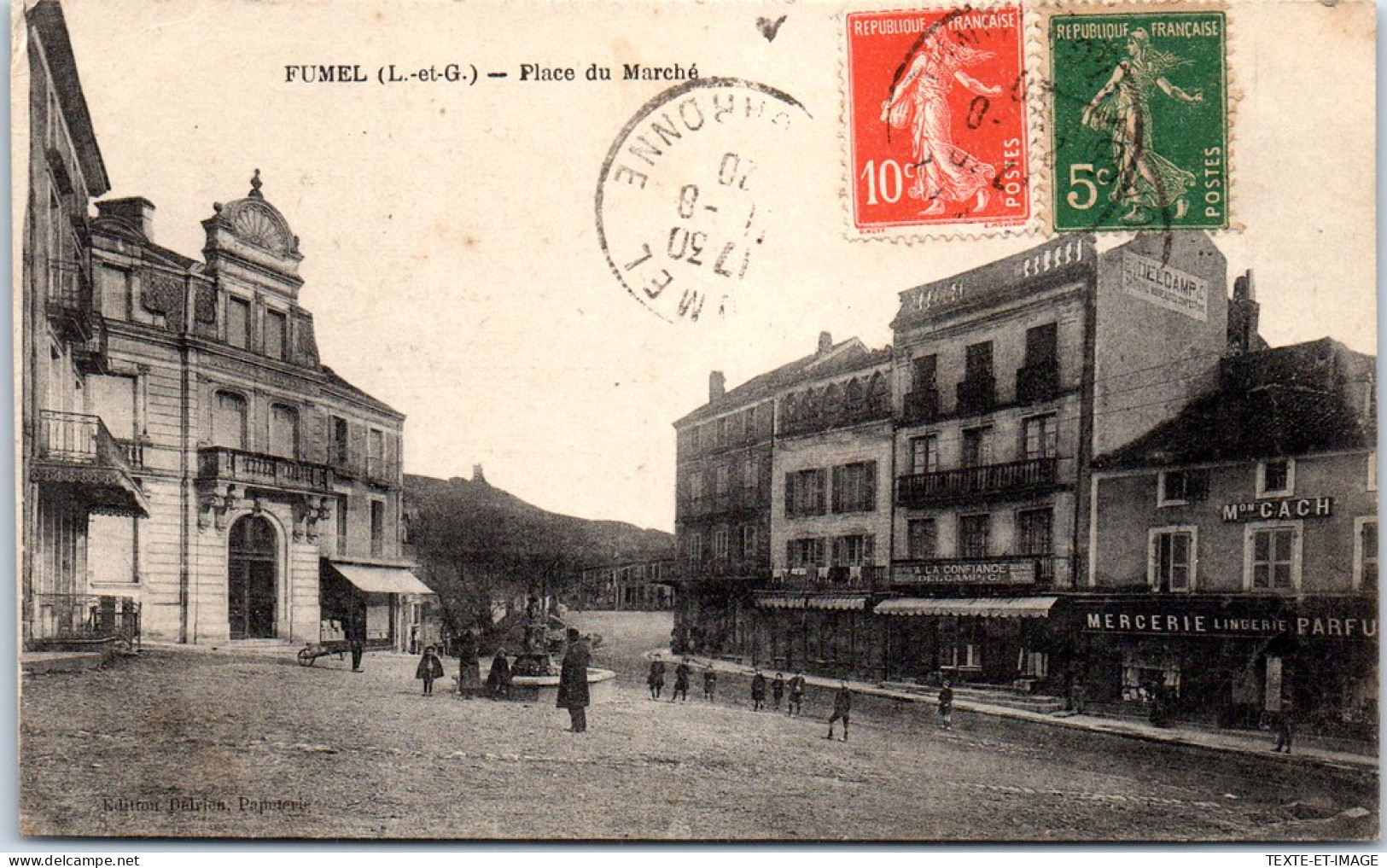 47 FUMEL - La Place Du Marche - Fumel