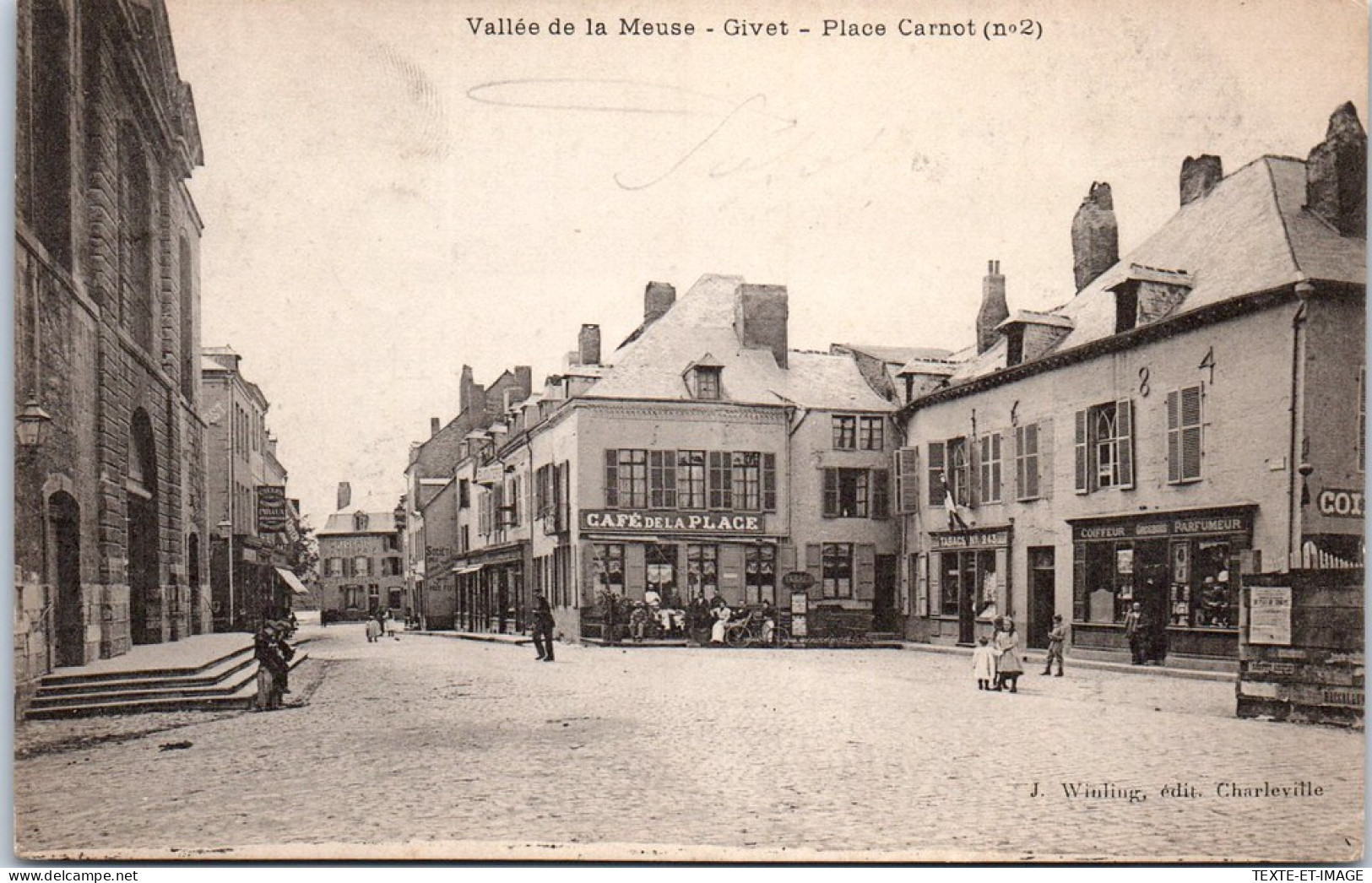 08 GIVET - Vue De La Place Carnot. - Other & Unclassified