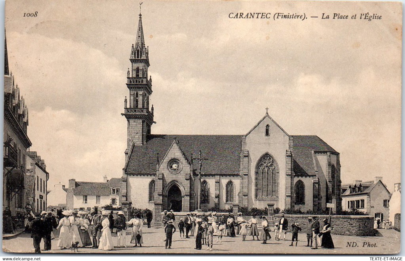 29 CARANTEC - La Place De L'eglise. - Carantec