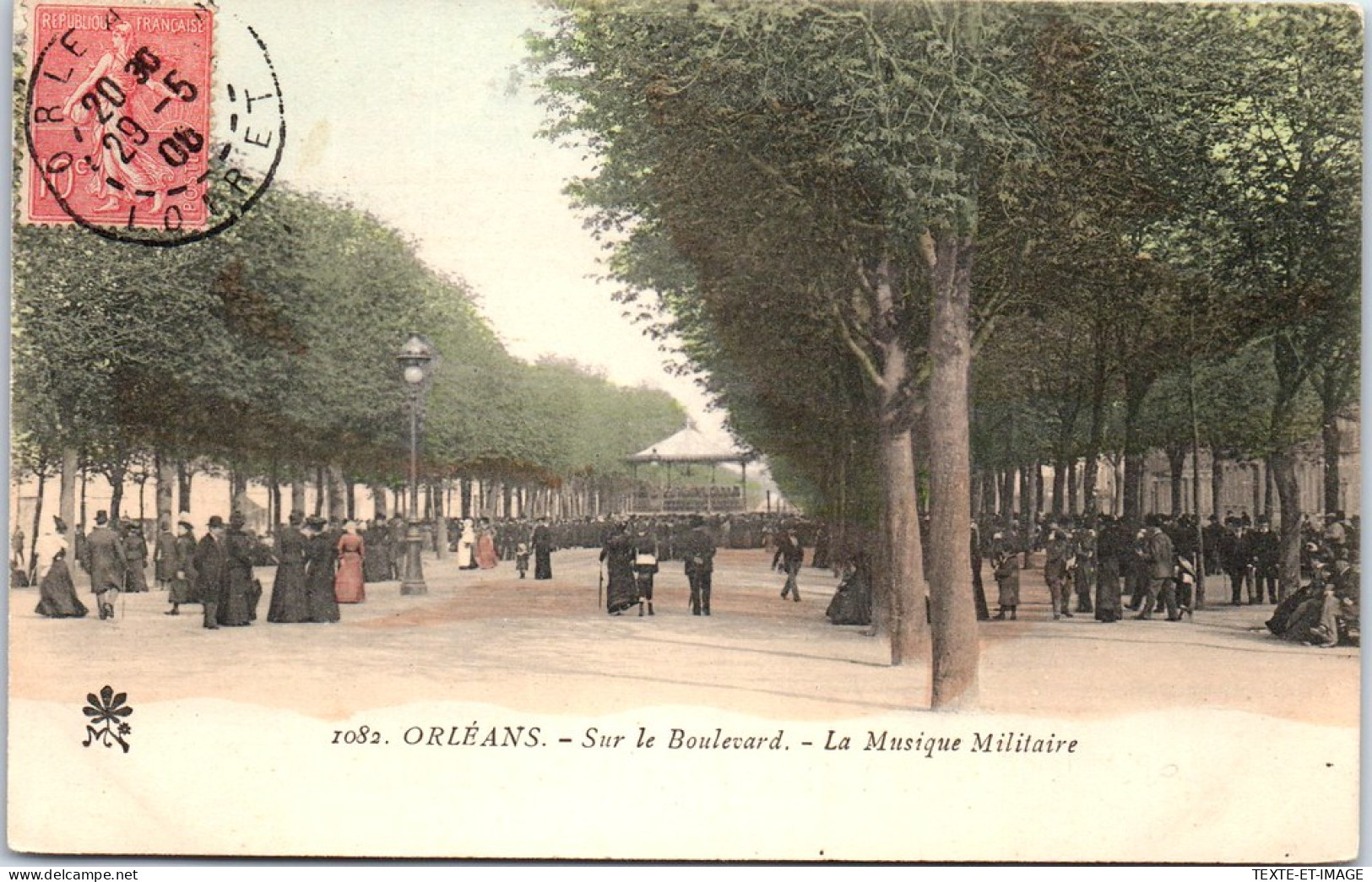 45 ORLEANS - La Musique Militaire Sur Le Boulevard. - Orleans
