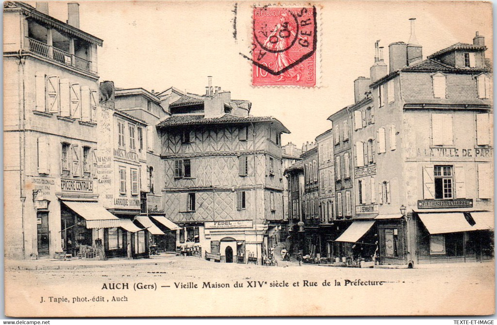 32 AUCH - Vieille Maison Et Rue De La Prefecture. - Auch