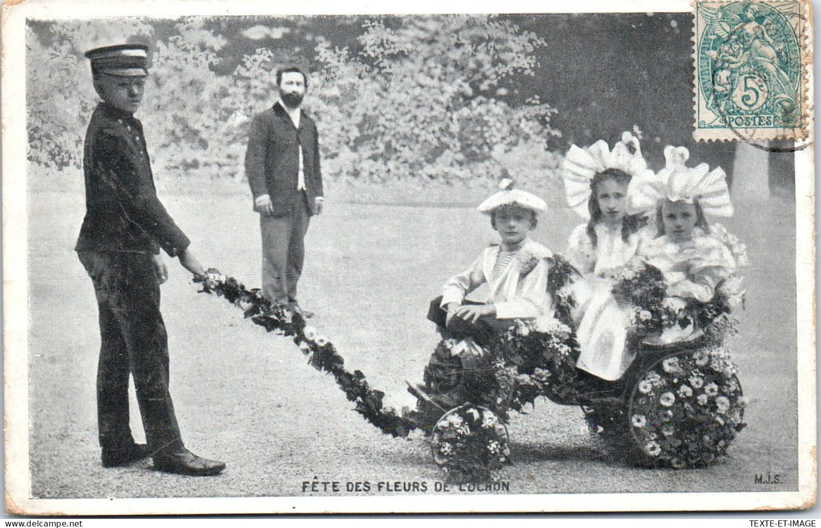 31 LUCHON - La Fete Des Fleurs, Un Petit Attelage  - Luchon