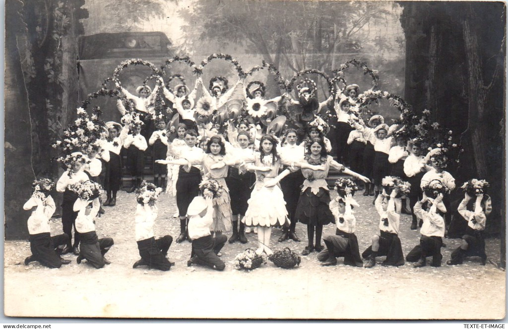 60 CLERMONT - CARTE PHOTO - Piece De Theatre 1912.00 Enfants  - Clermont