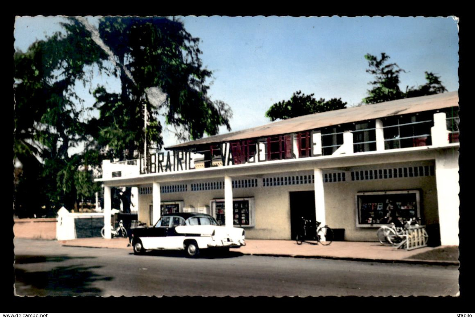 TOGO - LOME - LA LIBRAIRIE EVANGELIQUE - AUTOMOBILE - Togo