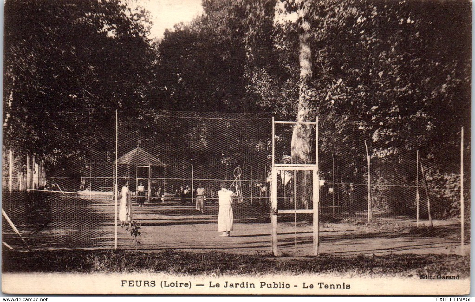 42 FEURS - Le Jardin Public, Le Tennis. - Feurs