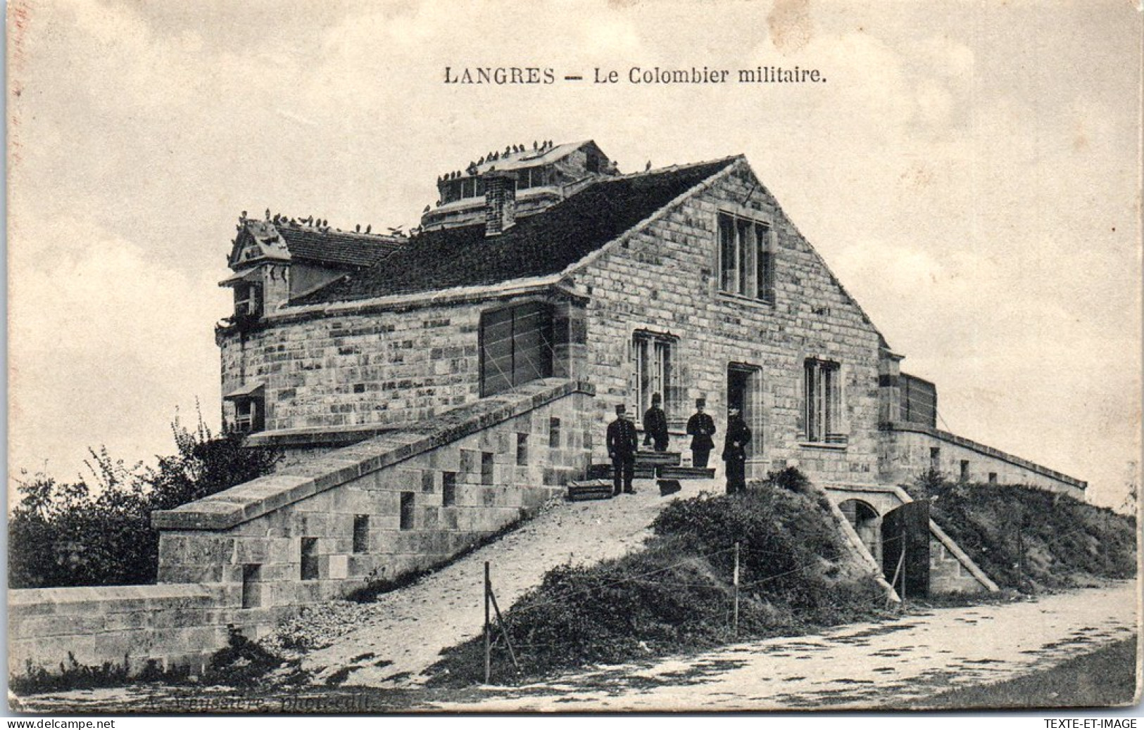 52 LANGRES - Le Colombier Militaire  - Langres