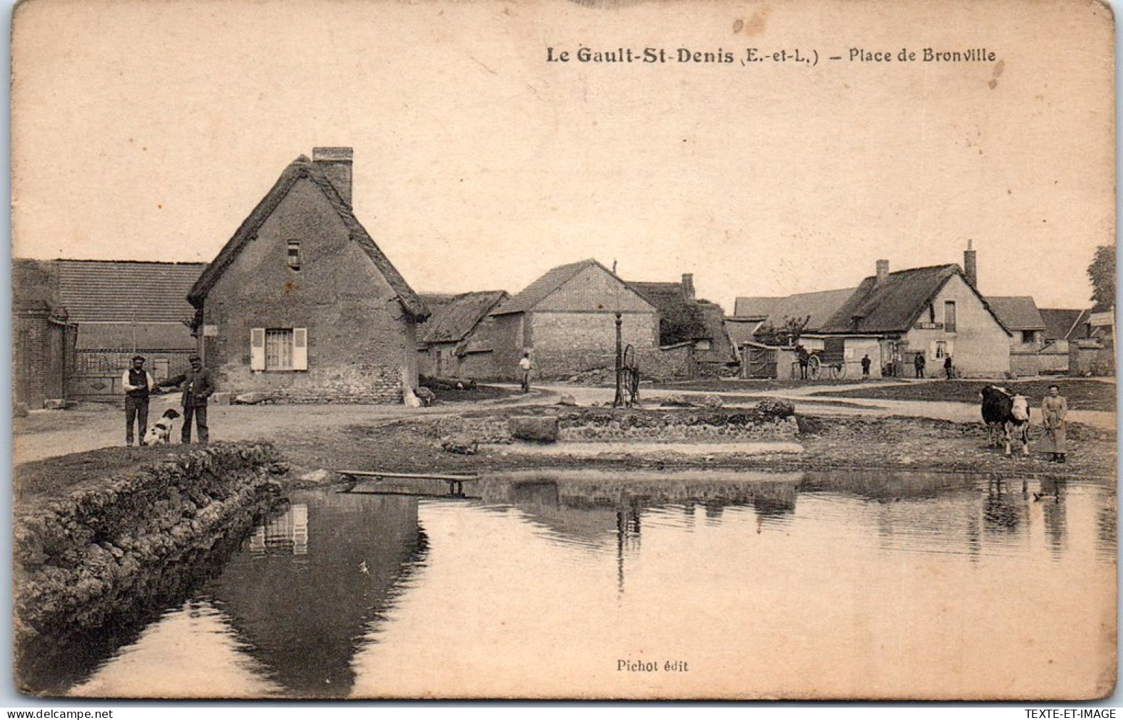 28 LE GAULT SAINT DENIS - La Place De Bronville. - Autres & Non Classés