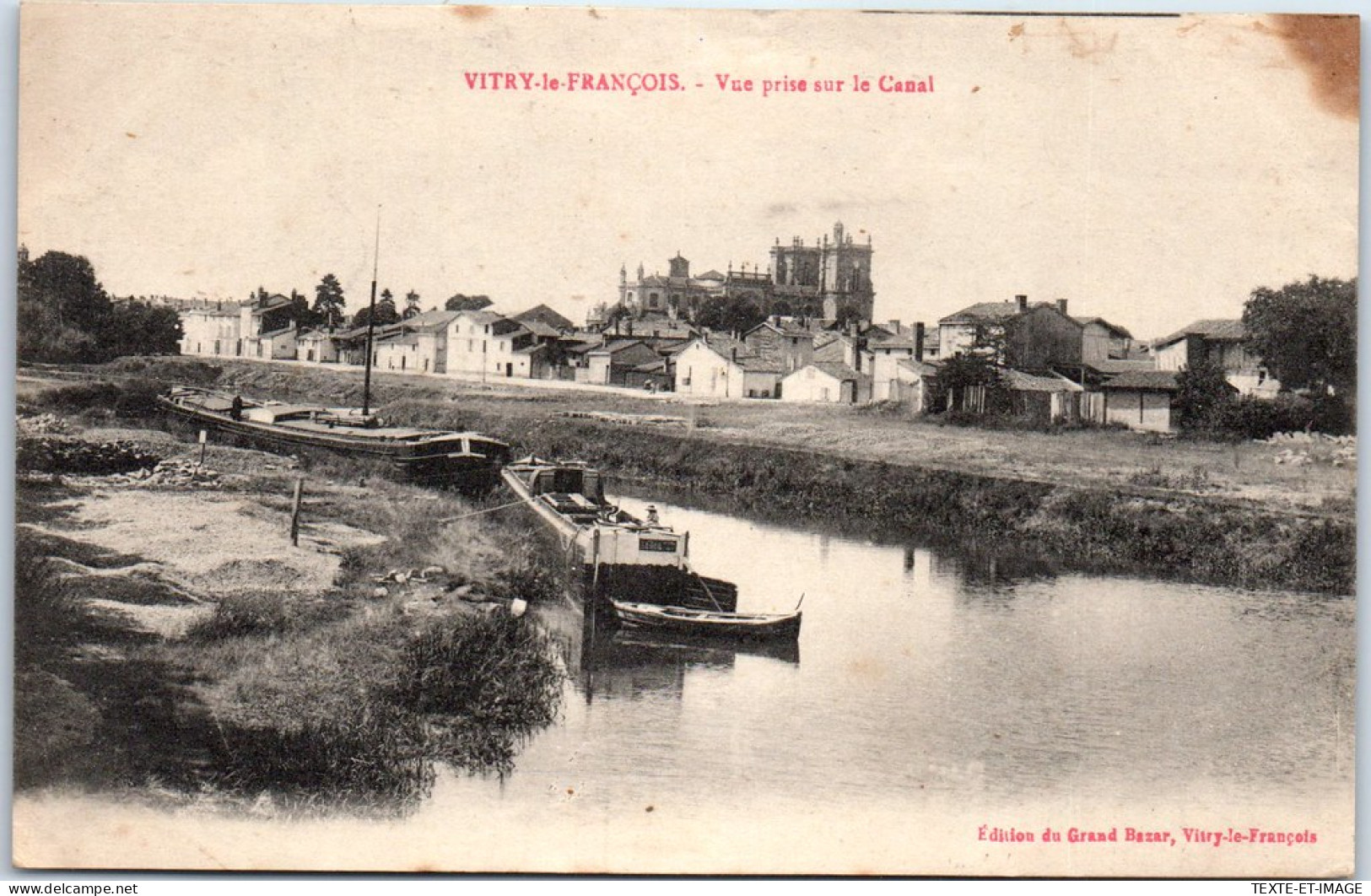 51 VITRY LE FRANCOIS - Vue Prise Sur Le Canal - Vitry-le-François