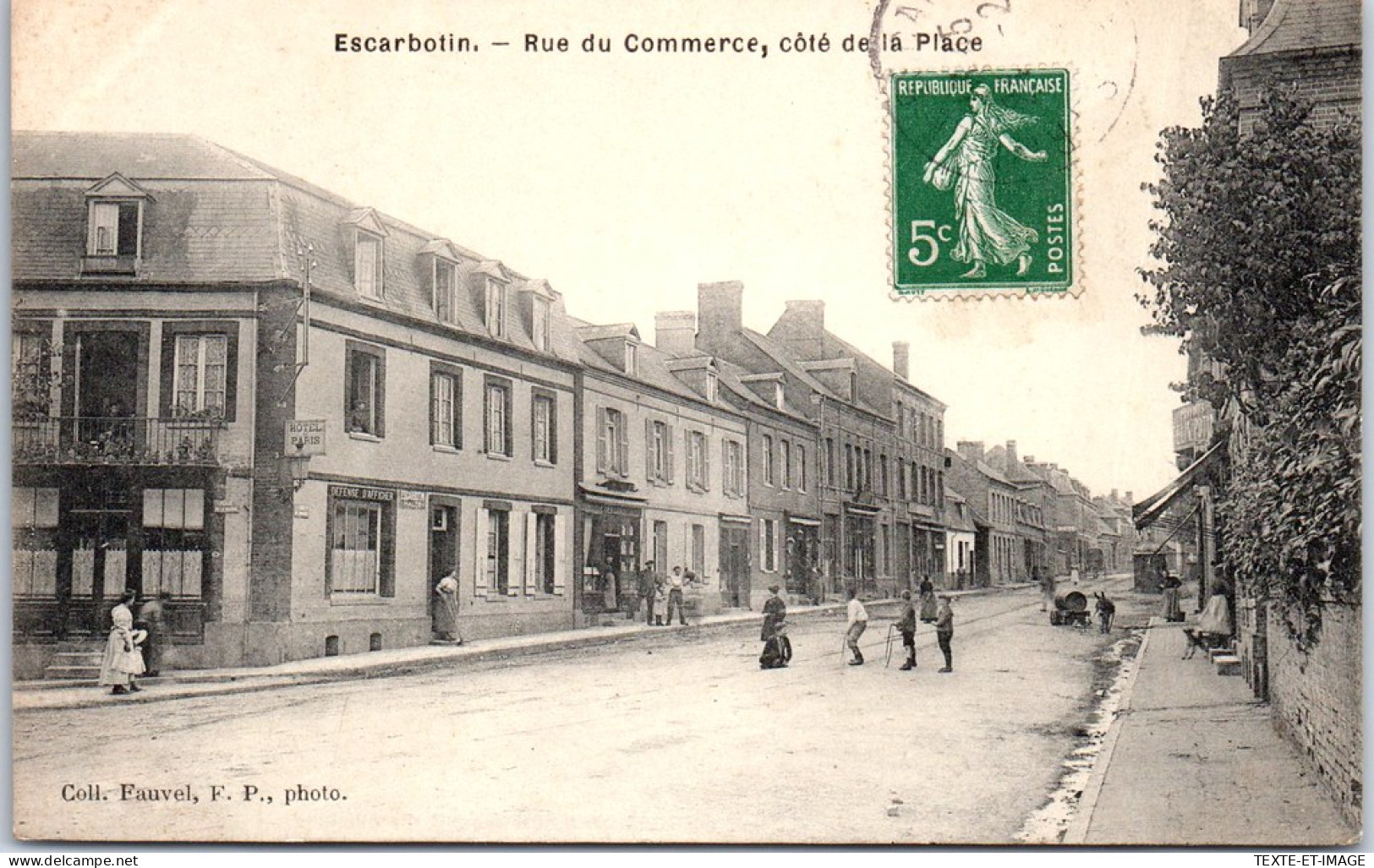80 ESCARBOTIN - La Rue Du Commerce Cote De La Place  - Sonstige & Ohne Zuordnung