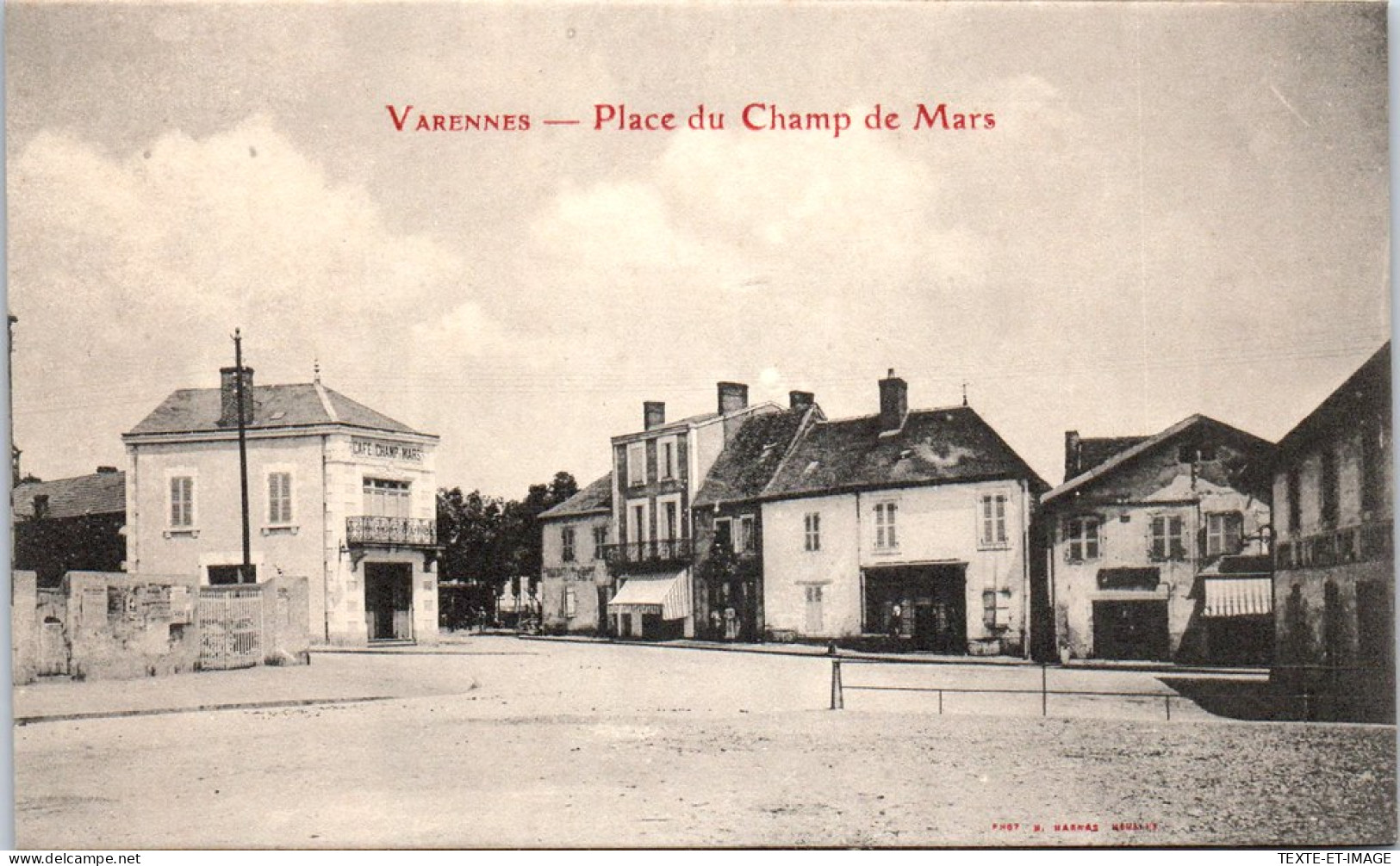 03 VARENNES - Vue De La Place Du Champ De Mars  - Other & Unclassified