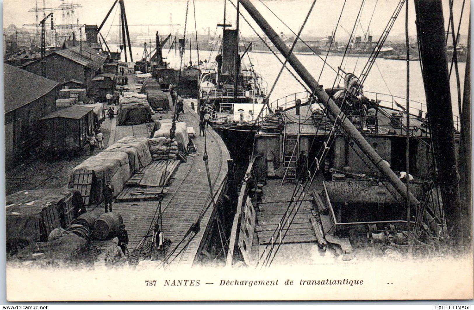 44 NANTES - Dechargement De Transatlantique  - Nantes