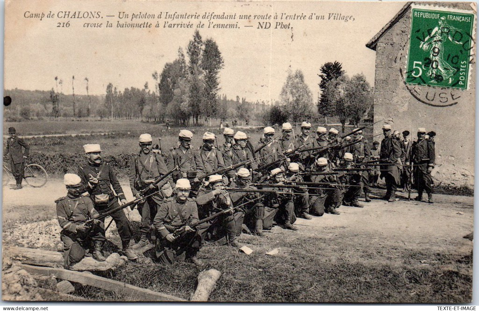 51 CHALONS - Un Peloton D'infanterie A L'exercice. - Châlons-sur-Marne