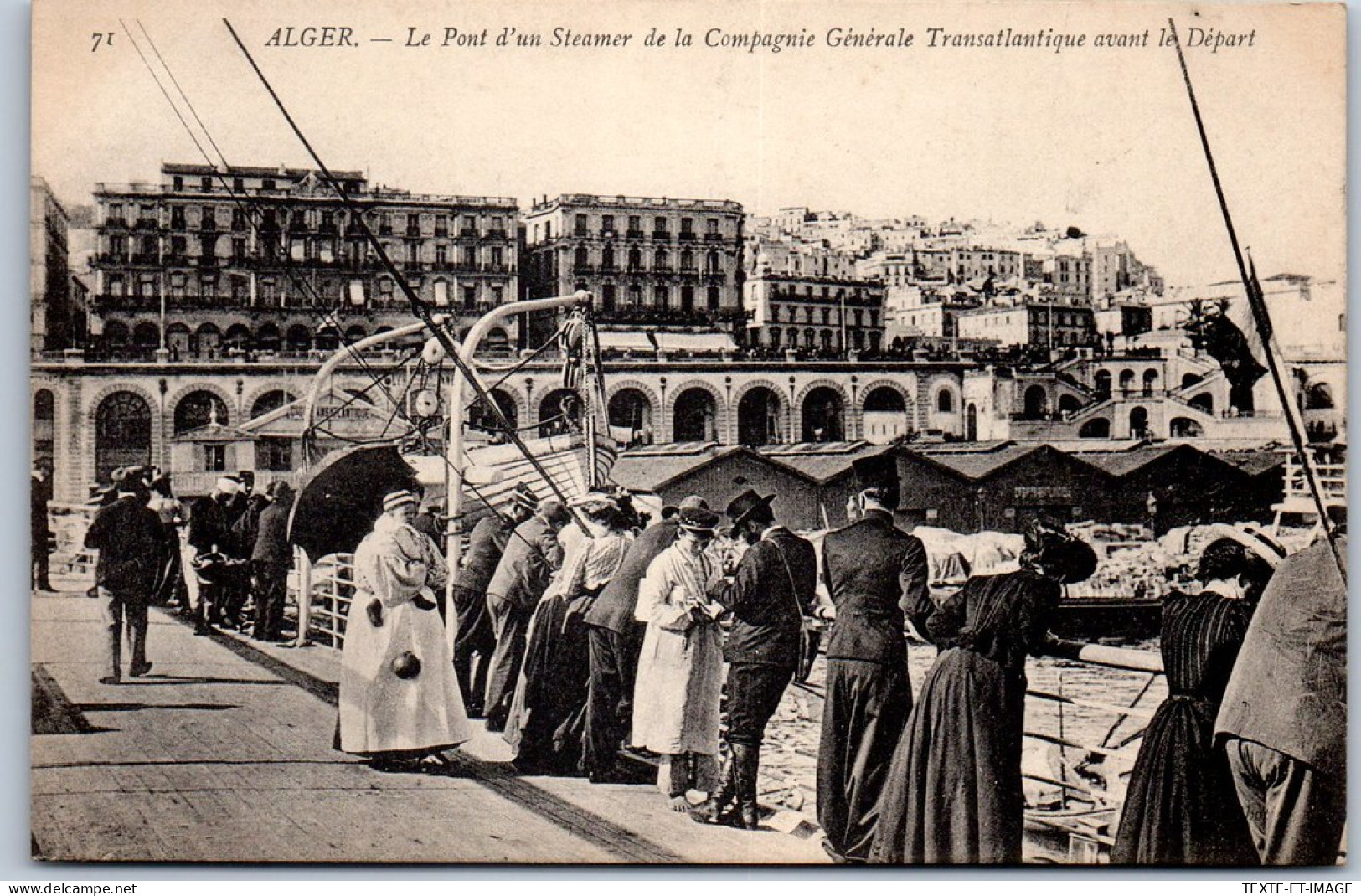 ALGERIE - ALGER - Le Pont D'un Steamer Au Port  - Algiers