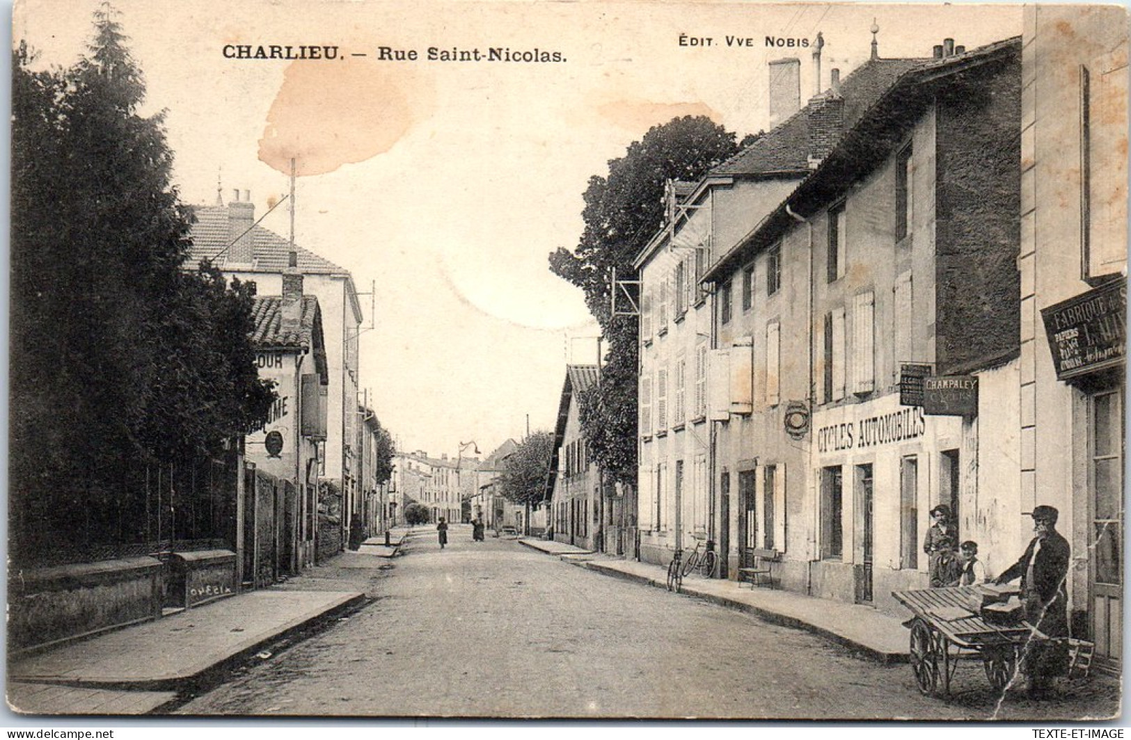 42 CHARLIEU - Rue Saint Nicolas (pli En Bas A Droite) - Charlieu