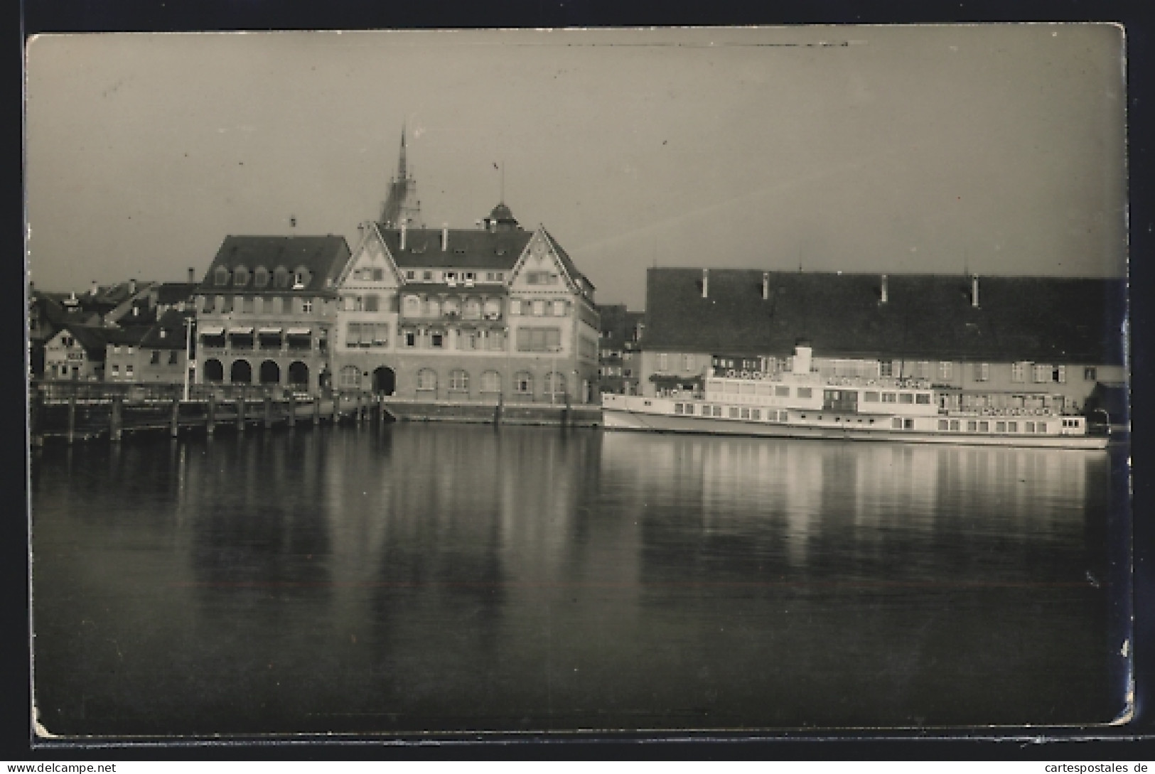 Foto-AK Friedrichshafen, Uferpartie Mit Dampfer Ravensburg  - Ravensburg