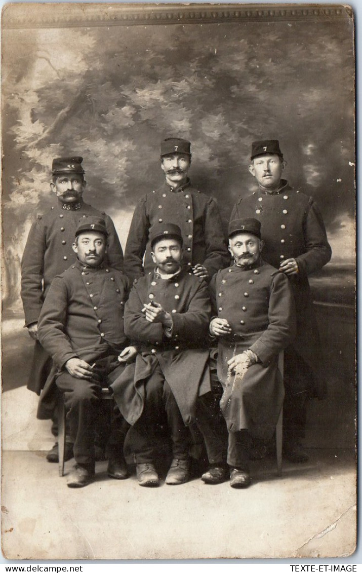 01 FOISSIAT - CARTE PHOTO - Groupe De Militaires. - Unclassified