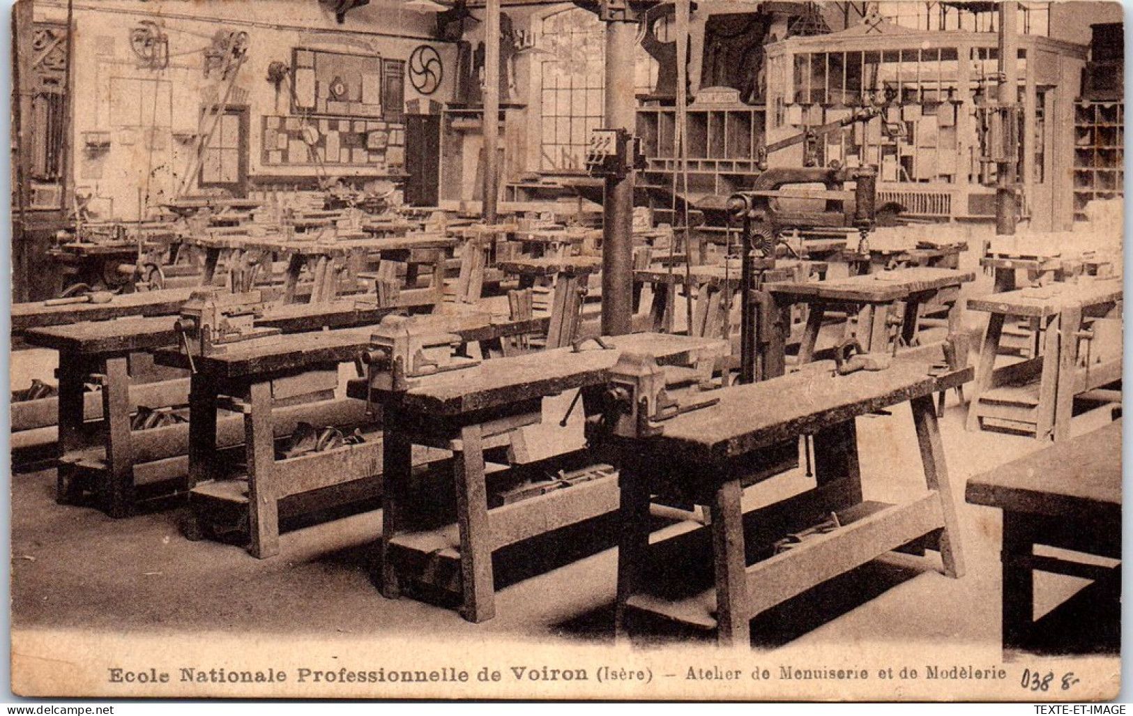 38 VOIRON - Ecole Professionnelle, Atelier De Menuiserie  - Autres & Non Classés