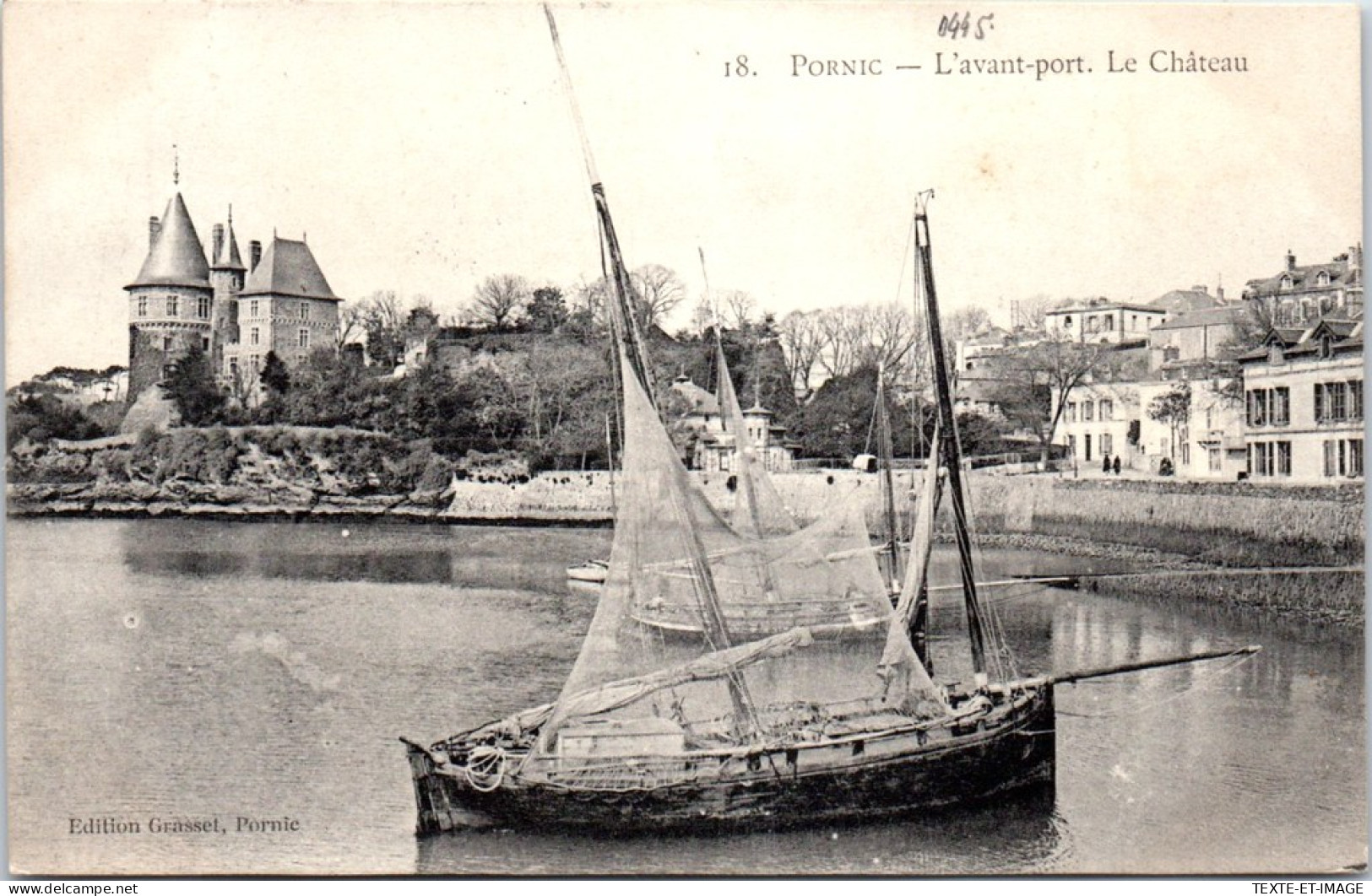 44 PORNIC - L'avant Port & Le Chateau. - Pornic