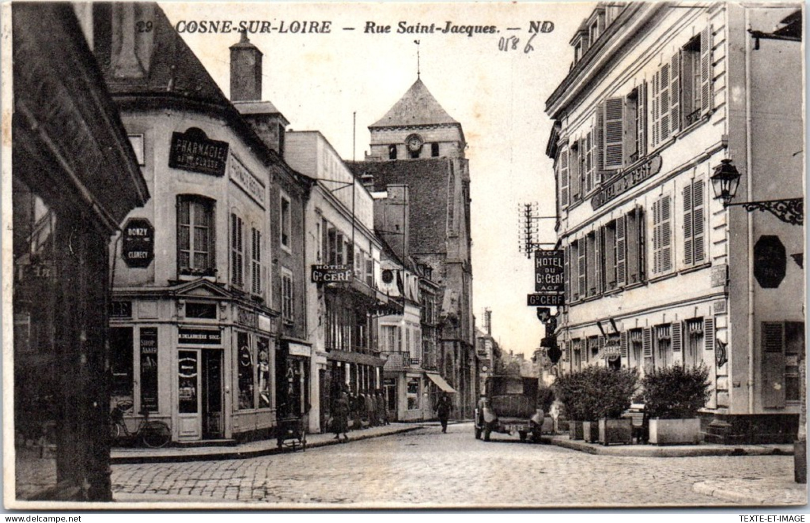 58 COSNE SUR LOIRE - La Rue Saint Jacques.  - Cosne Cours Sur Loire