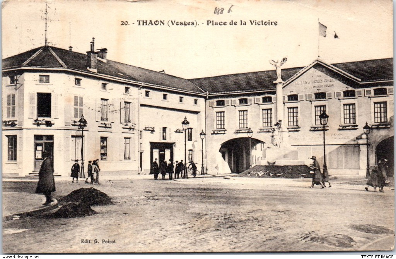 88 THAON - Vue Partielle De La Place De La Victoire. - Thaon Les Vosges