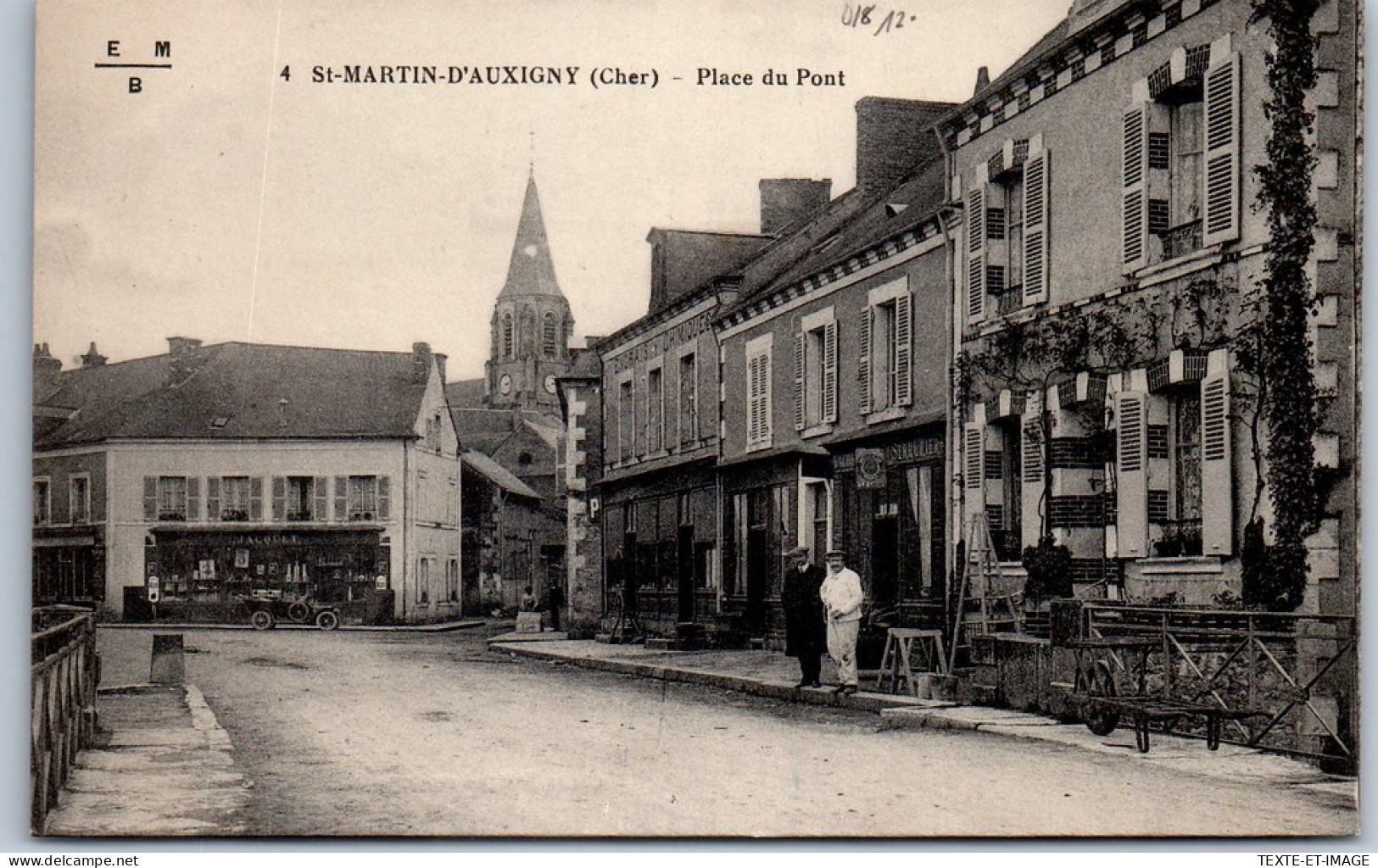 18 SAINT MARTIN D'AUXIGNY - La Place Du Pont. - Sonstige & Ohne Zuordnung