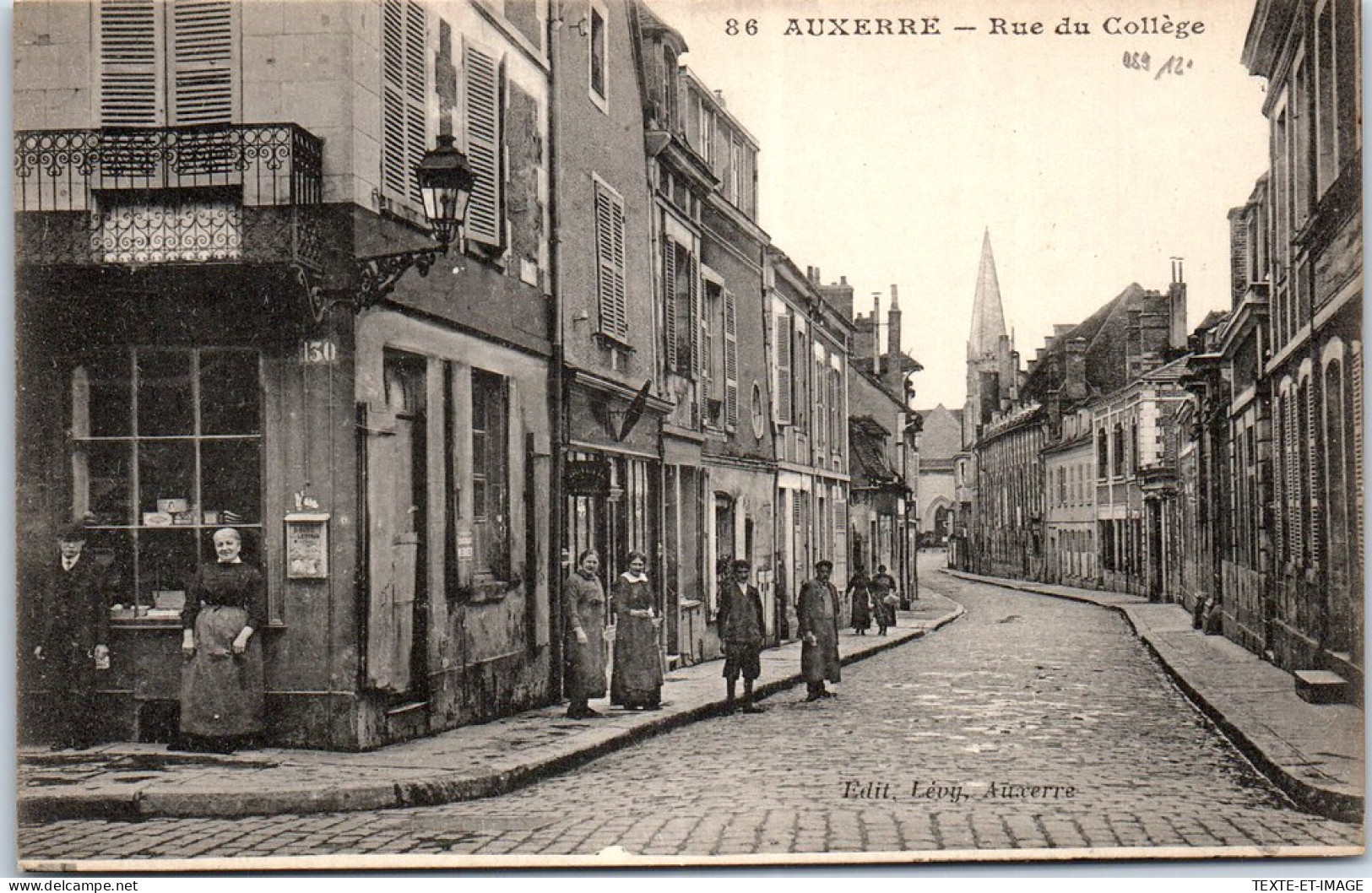 89 AUXERRE - La Rue Du College. - Auxerre