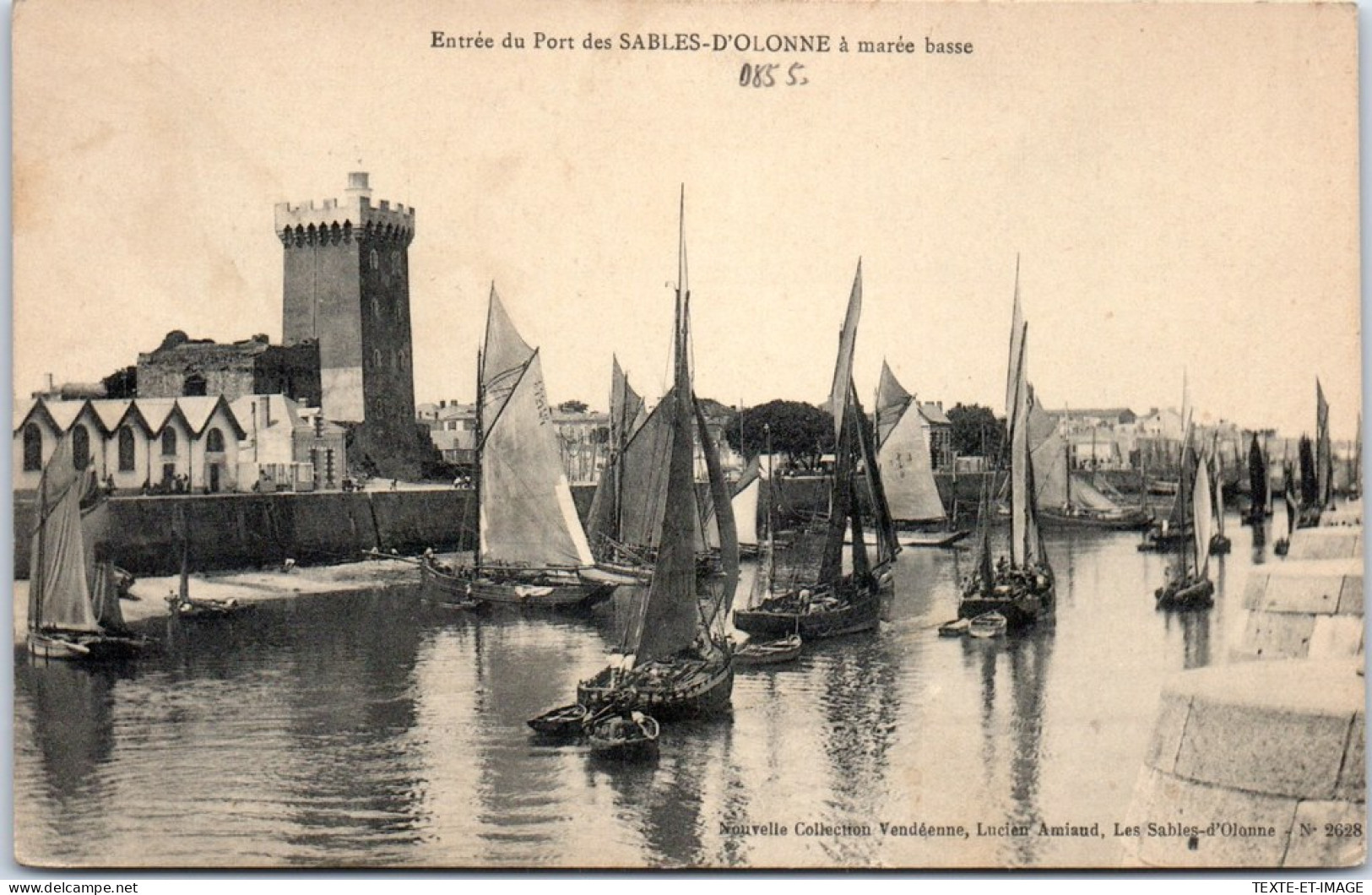 85 LES SABLES D'OLONNE - Entree Du Port A Maree Basse  - Sables D'Olonne