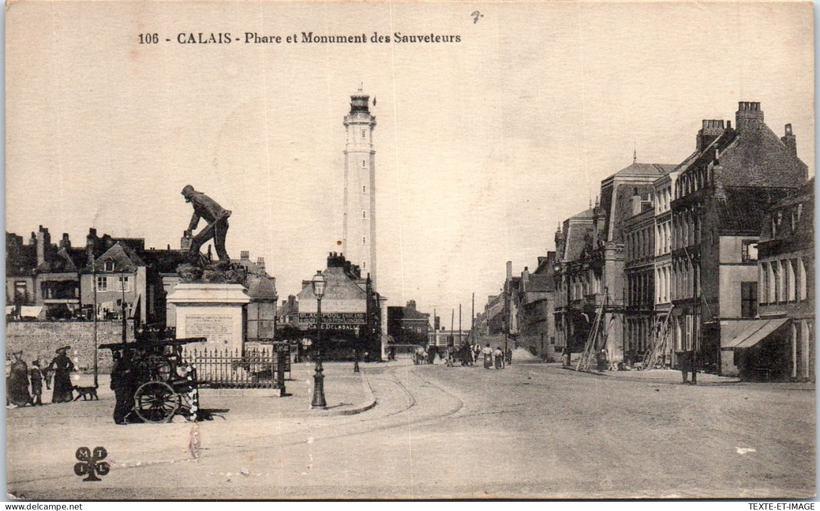 62 CALAIS - Place Et Monument Des Sauveteurs.  - Calais