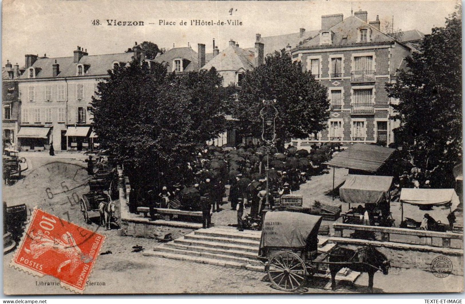 18 VIERZON - Place De L'hotel De Ville, Le Marche  - Vierzon