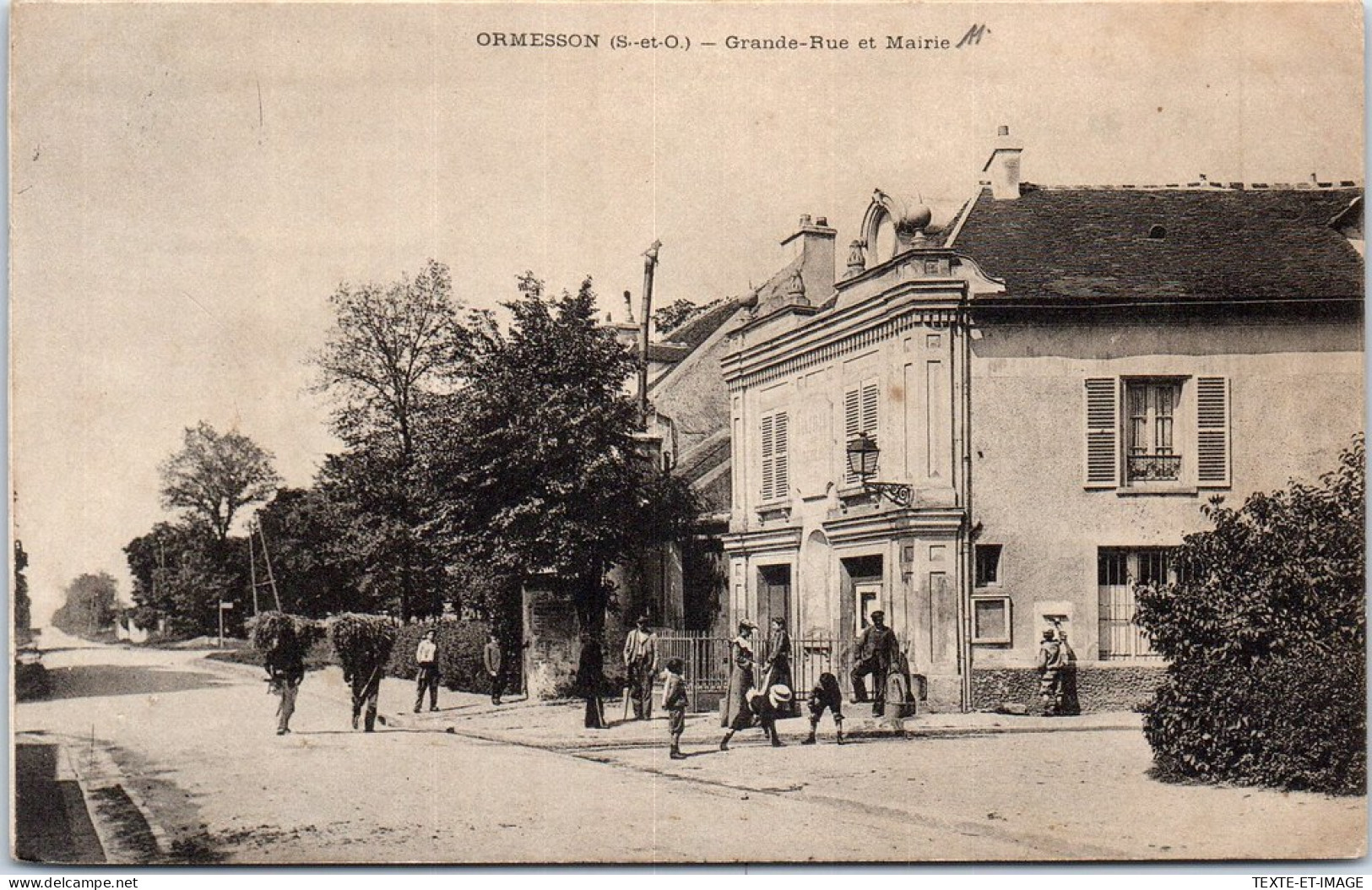 94 ORMESSON - La Grande Rue Et Mairie.  - Ormesson Sur Marne