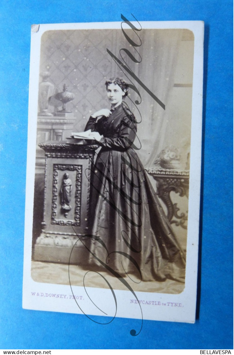 C.D.V. Carte De Visite. Atelier Studio Portret- W & D Doxsey Newcastle On Tyne - War, Military