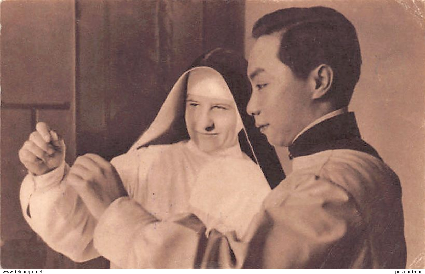 China - Chinese Doctor And European Nun - Publ. Propagation De La Foi  - China