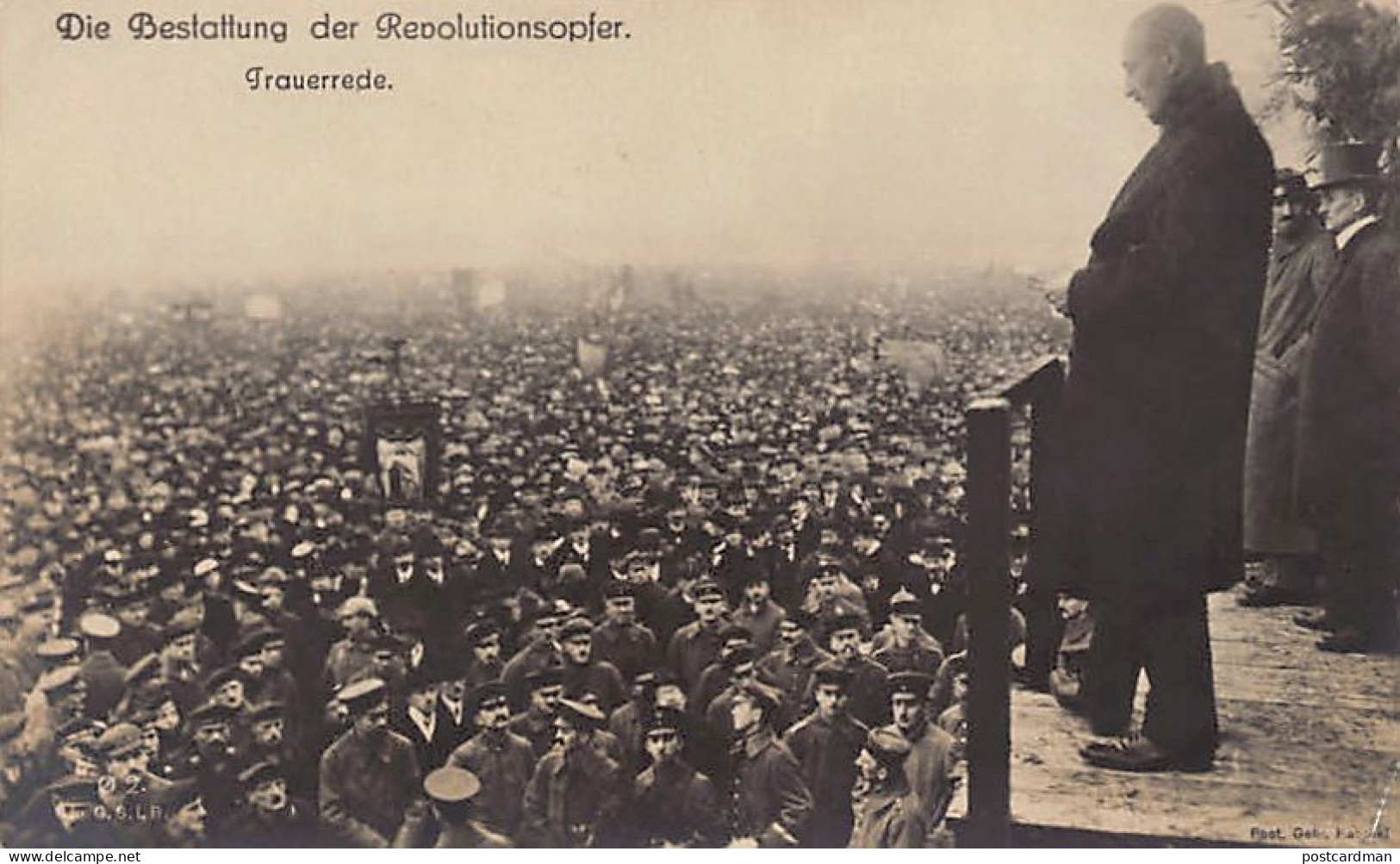 Die Bestattung Der Revolutionsopfer - BERLIN - November 1918 - Frauerrede - Phot. Gebr. Haeckel - Verlag S. U. G. S. I.  - Andere & Zonder Classificatie