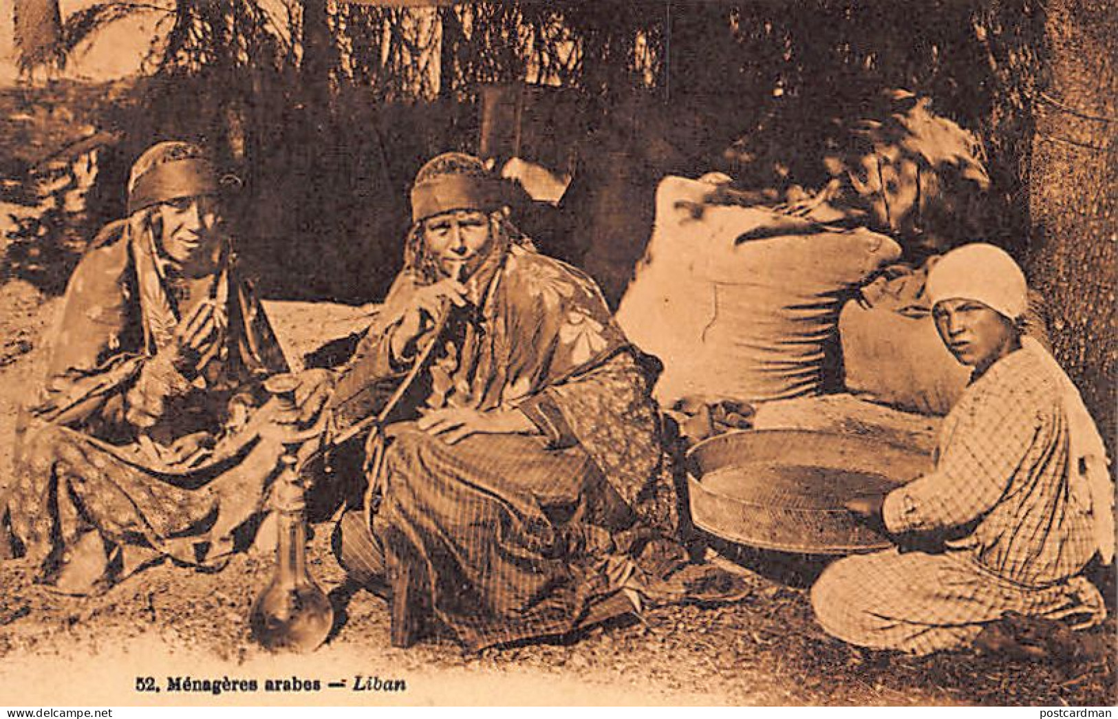 Liban - Menagères Arabes - Femmes Fumant Le Narguilé, Jeune Fille Vannant Le Blé - Ed. Jean Torossian 52 - Líbano