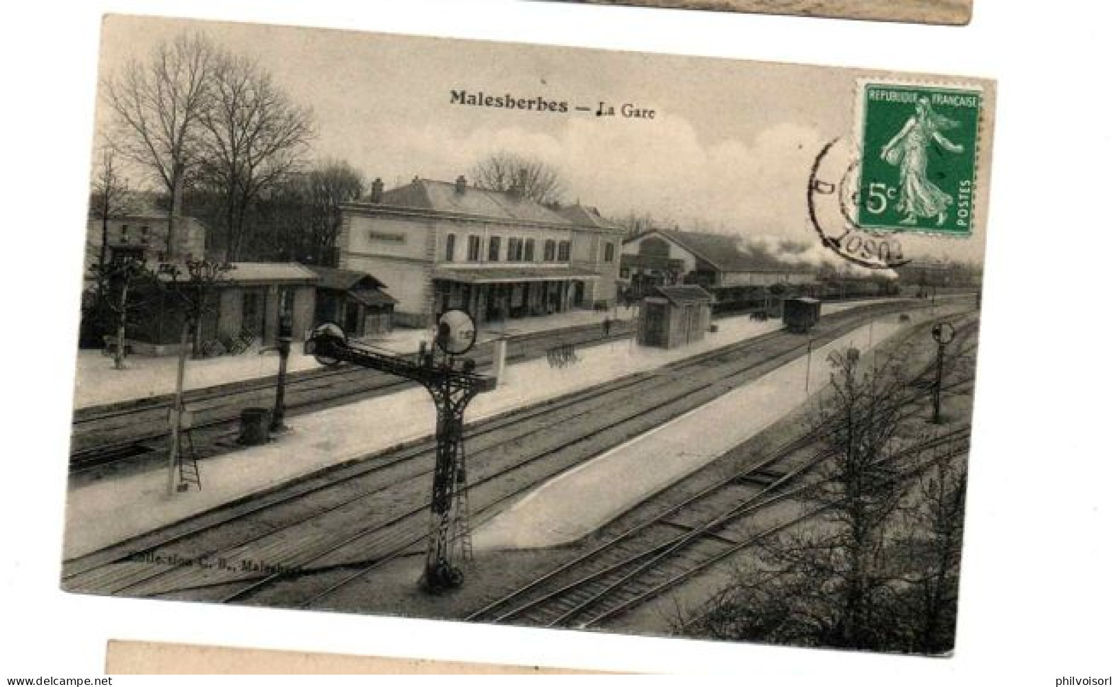 MALESHERBES LA GARE TRAIN EN PARTANCE  ANIMEE - Malesherbes