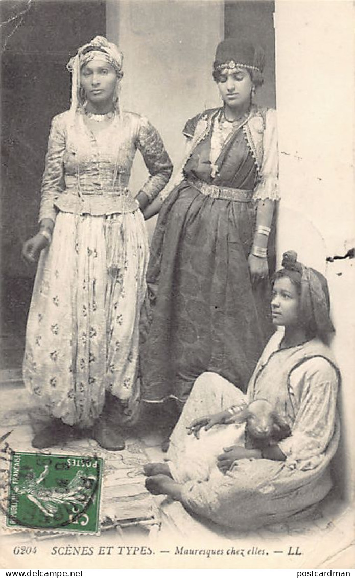 Algérie - Mauresques Chez Elles - Ed. LL Levy 6204 - Mujeres