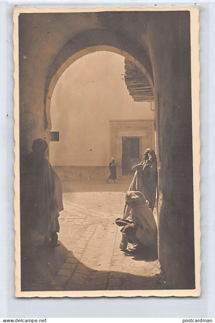 Tunisie - SFAX - Mendiants - CARTE PHOTO Année 1929 - Ed. Inconnu - Tunisia