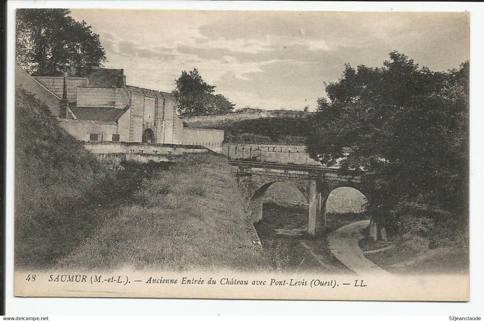 Ancienne Entrée Du Château Avec Pont Levis (ouest)     1910    N° 48 - Saumur