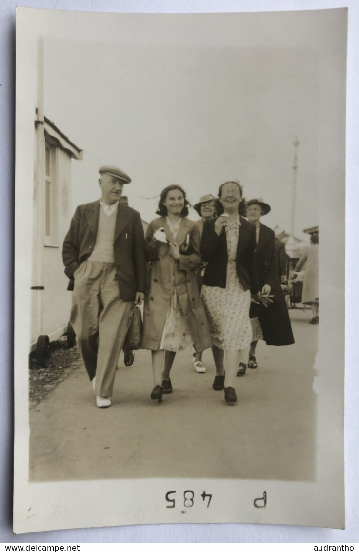 Carte Photo - Plusieurs Personnages - Hove Holiday Snaps - Rough Proof - Europa