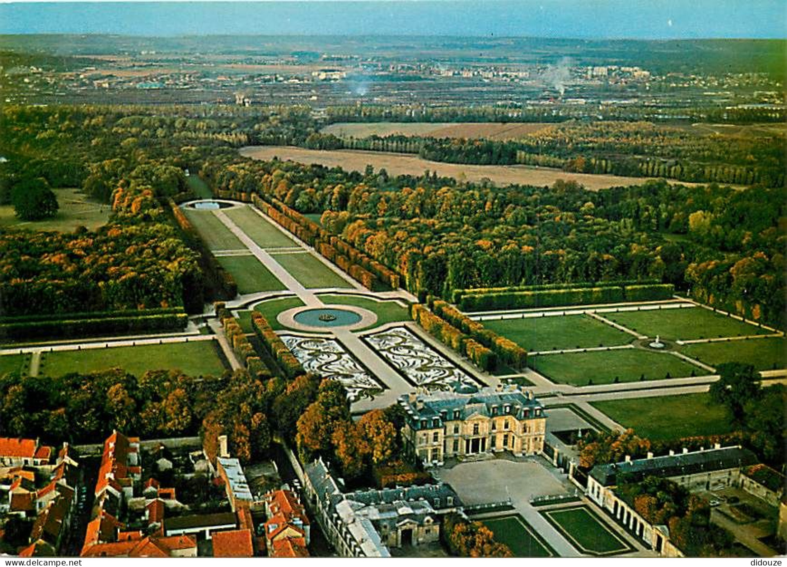 77 - Champs Sur Marne - Le Château - Vue Aérienne - Carte Neuve - CPM - Voir Scans Recto-Verso - Altri & Non Classificati